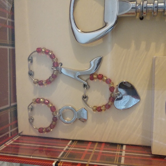 9 piece Wine set - Picture 2 of 7